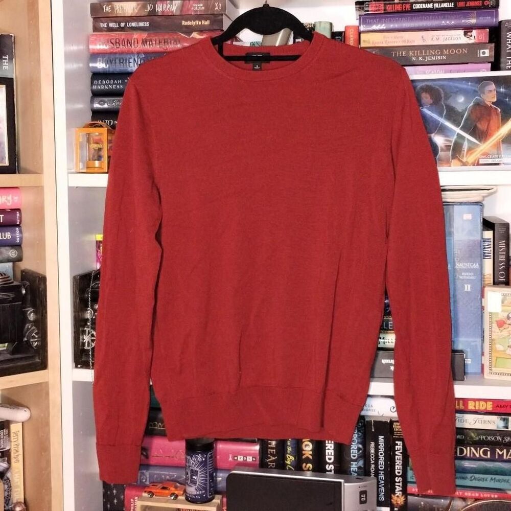 UNIQLO red Pure New Wool crewneck sweater Size Small